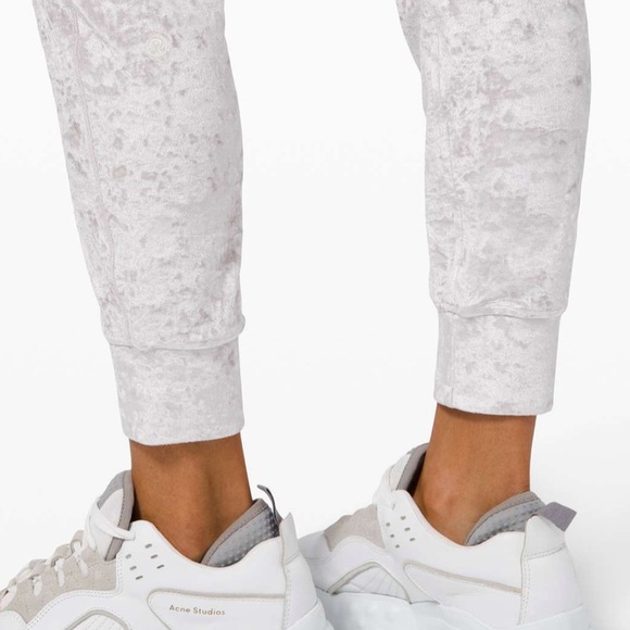 Lululemon Ready To Crush Jogger - Picture 4 of 5